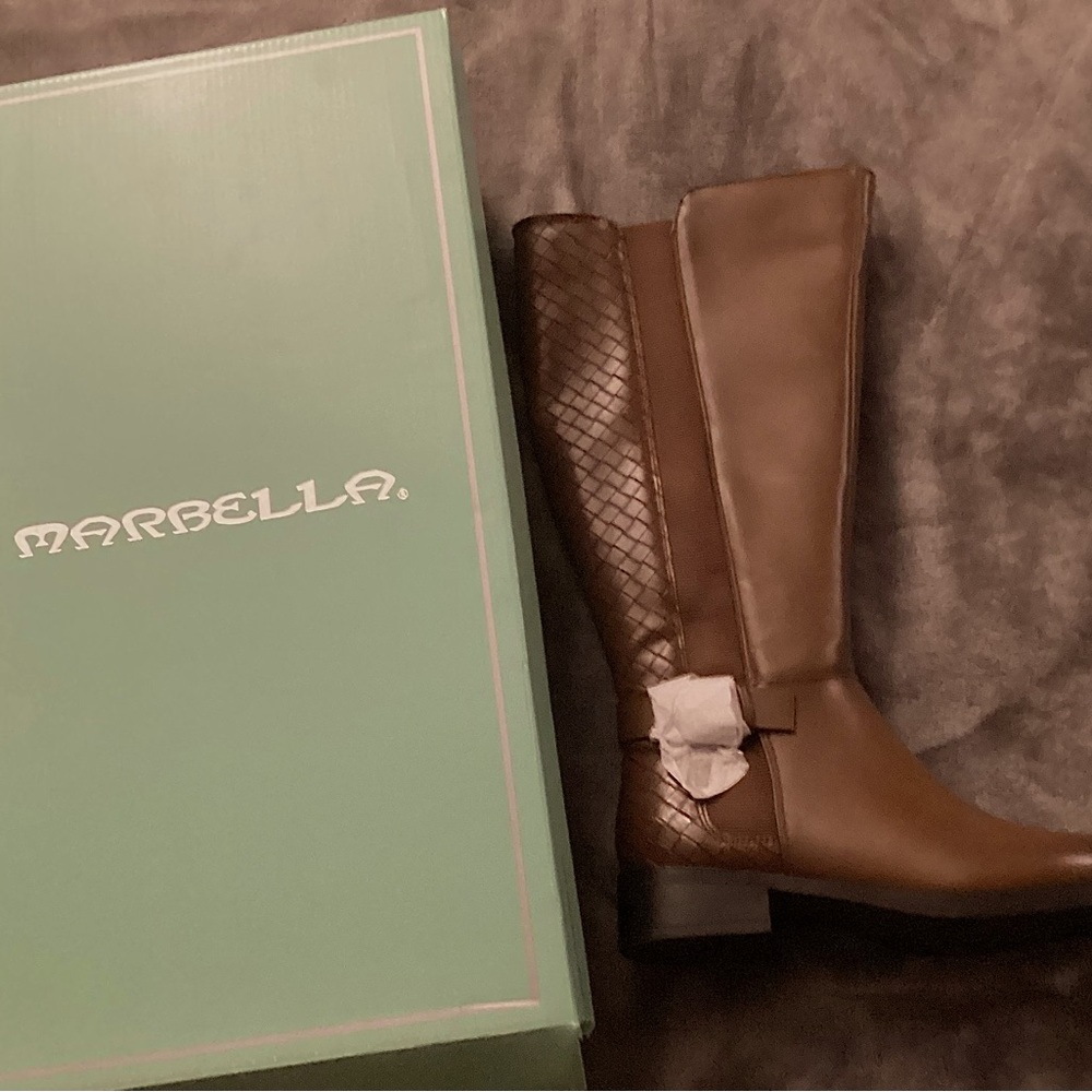 Knee High Marbella size 7 brown boats!